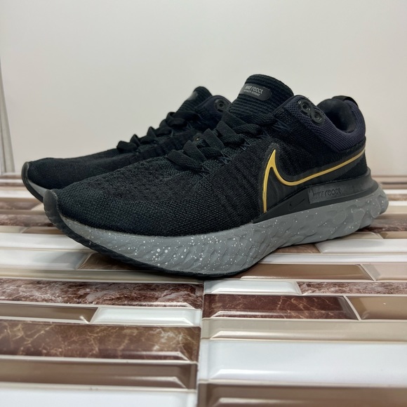 Nike React Infinity Run Flyknit 2(MEN) size 9 - Picture 7 of 16